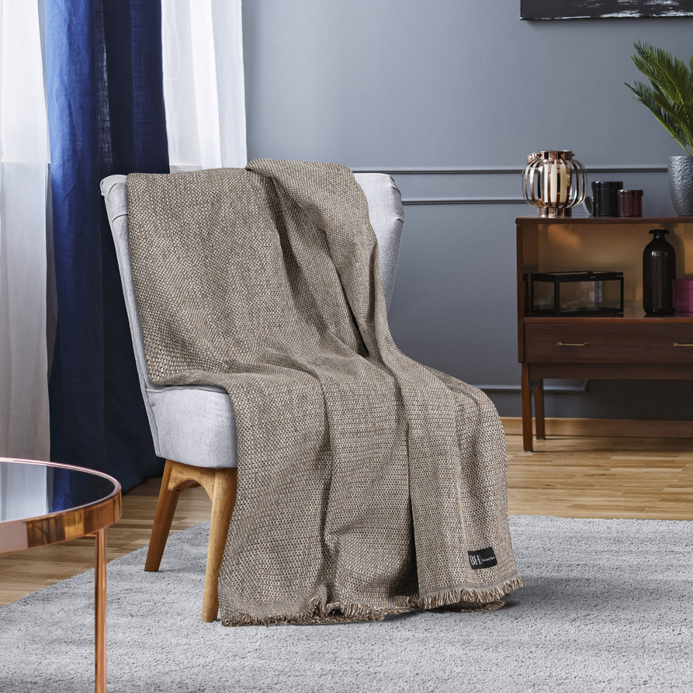 Νέα εποχή νέα διάθεση! Προσθέστε ένα κομψό άγγιγμα στον καναπέ σας με τα νέα ριχτάρια της Βeauty Home.