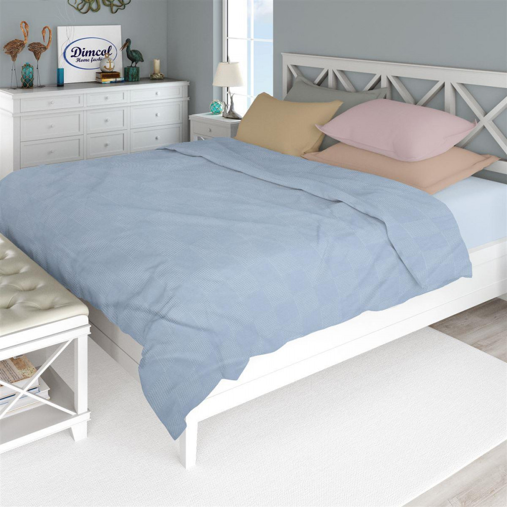 Η φωτογραφία δείχνει Άνετη και απαλή μονόχρωμη κουβέρτα πικέ υπέρδιπλη, διαστάσεων 220X250 cm.