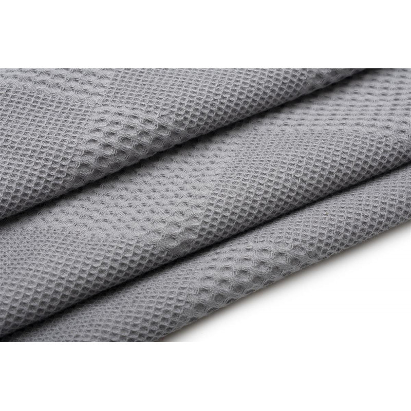 Άνετη και απαλή μονόχρωμη κουβέρτα πικέ αγκαλιάς-λίκνου, διαστάσεων 80Χ110 cm.