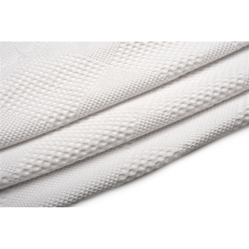 Η φωτογραφία δείχνει Άνετη και απαλή μονόχρωμη κουβέρτα πικέ κούνιας, διαστάσεων 120X150 cm.