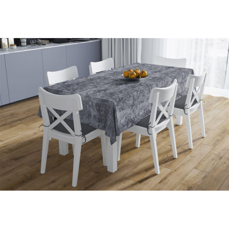 Η φωτογραφία δείχνει Σετ Αλέκιαστο τραπεζομάντηλο 140Χ220 cm και τραβέρσα 40Χ220 cm ύφανσης PANAMA με ειδικό φινίρισμα στα νήματα, που το καθιστά μαλακό και αδιάβροχο.