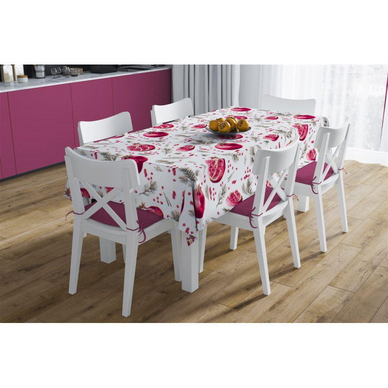 Η φωτογραφία δείχνει Αλέκιαστο τραπεζομάντηλο διάστασης 140Χ180 cm, ύφανσης PANAMA με ειδικό φινίρισμα στα νήματα, που το καθιστά μαλακό και αδιάβροχο.