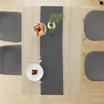 Αλέκιαστη τραβέρσα διάστασης 40Χ180 cm ύφανσης PANAMA με ειδικό φινίρισμα στα νήματα, που το καθιστά μαλακό και αδιάβροχο.