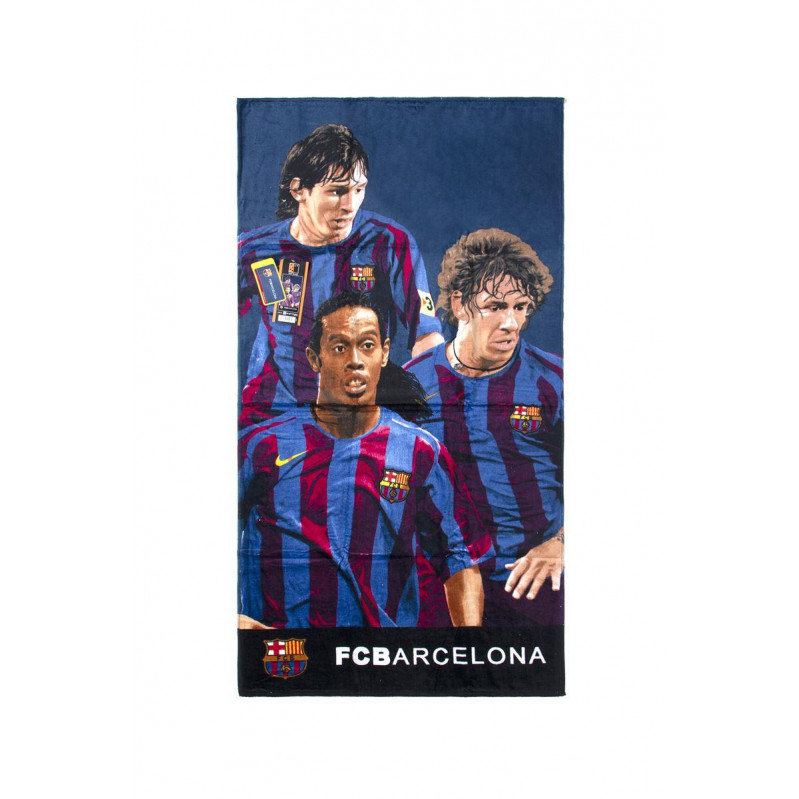 Η φωτογραφία δείχνει Πετσέτα Θαλάσσης vintage Barcelona 75X150, βαμβακερή 100 % βελουτέ 400 gsm printed με τους αγαπημένους παλαίμαχους και νυν ποδοσφαιριστές της δημοφιλούς ομάδας: Lionel Messi,Ronaldinho,Carles Puyol.
