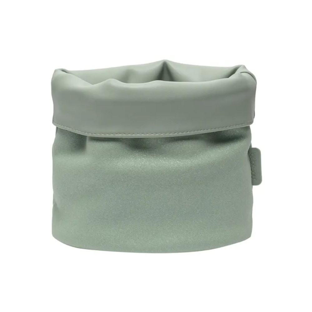 Η φωτογραφία δείχνει Το βρεφικό καλαθάκι καλλυντικών της Bebejou είναι το ιδανικό αξεσουάρ για το βρεφικό δωμάτιο του μωρού σας!Μπορείτε πλέον να έχετε συγκεντρωμένα όλα τα καλλυντικά του παιδιού σας σε ένα καλαθάκι.