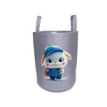 Η φωτογραφία δείχνει Υφασμάτινο καλάθι αποθήκευσης για την τακτοποίηση του παιδικού-βρεφικού δωματίου, διαστάσεων 50X30X45 cm και χωρητικότητας έως 32L με χρωματιστό σχέδιο ψηφιακής εκτύπωσης για να ομορφαίνει το δωμάτιο.