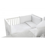 Η φωτογραφία δείχνει H ιταλική εταιρεία PALI συστήνει τη συλλογή Win η οποία λειτουργεί σαν μια ολοκληρωμένη πρόταση:Λίκνο συγκοίμησης διαστάσεων 90χ73cmΚατασκευασμένο από 100% μασίφ ξύλο οξιάς.