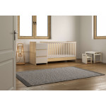 Casababy Combo Maxi — Πολυμορφικό Βρεφικό Κρεβάτι 3 σε 1Το Casababy Combo Maxi είναι ένα πολυμορφικό βρεφικό κρεβάτι 3 σε 1 που δεν απλώς «μεγαλώνει» μαζί με το παιδί — το ακολουθεί μέχρι τα σχολικά χρόνια αλλάζοντας εντελώς μορφή και λειτουργία.