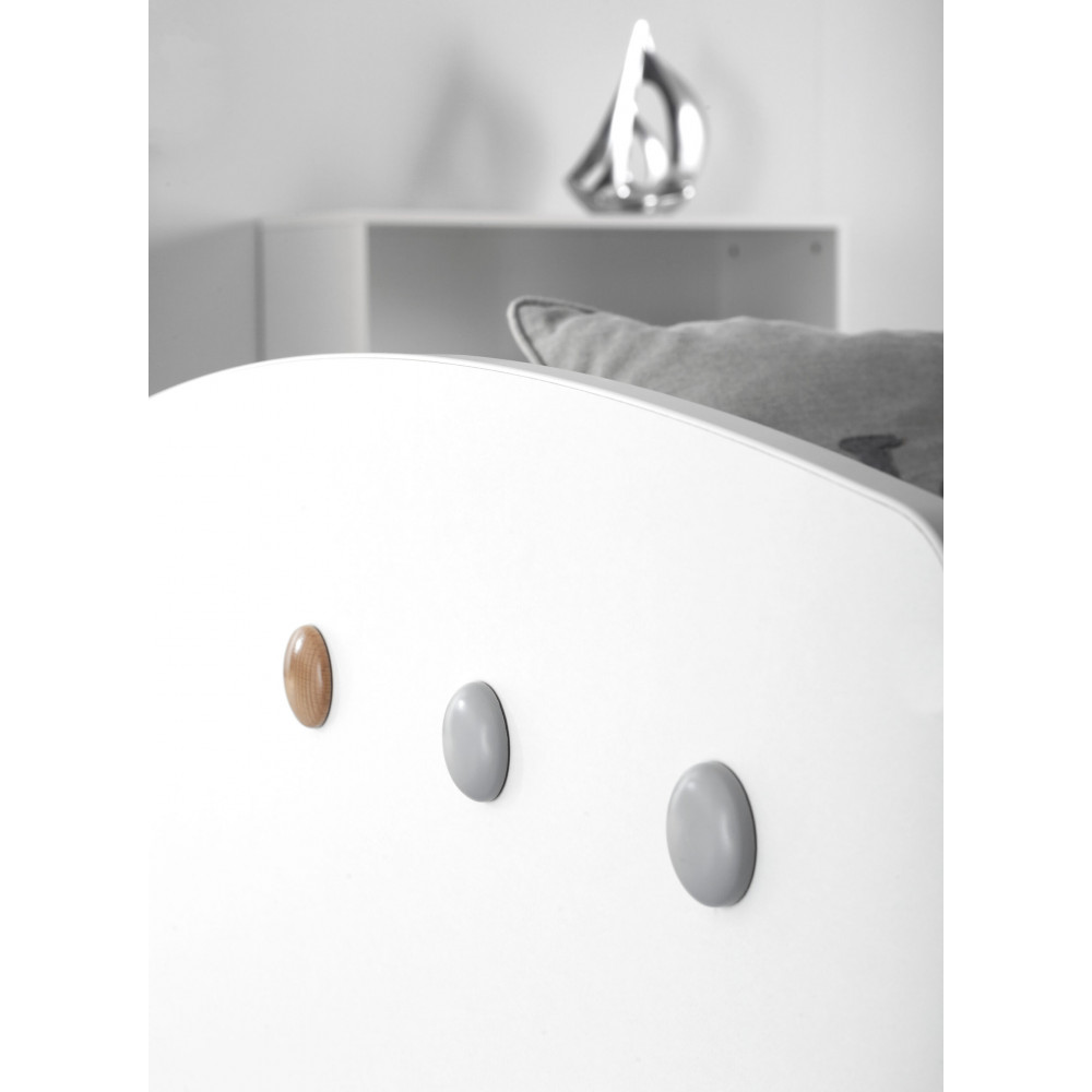 ΠεριγραφήΒρεφικό κρεβάτι με ανατομική βάση σε διάσταση 60×120.