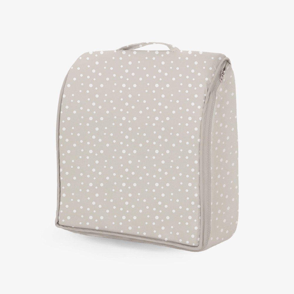 Η φωτογραφία δείχνει Πολυλειτουργικό προϊόν 2 σε 1 - ελαφρύ σακίδιο και φορητό κρεβάτι μωρού.