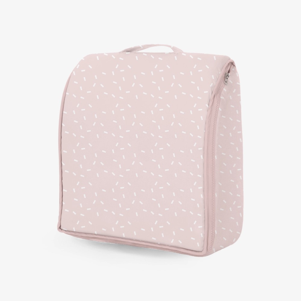 Η φωτογραφία δείχνει Πολυλειτουργικό προϊόν 2 σε 1 - ελαφρύ σακίδιο και φορητό κρεβάτι μωρού.