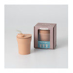 ΠΛΗΡΟΦΟΡΙΕΣTo ποτηράκι Sip 1-2-3 είναι κατασκευασμένο από 100% φυτικής προελευσης PLA και το καλαμάκι από σιλικόνη κατάλληλη για τρόφιμα έτσι ώστε να μην ερχεται σε επαφή με πλαστικά ή άλλα υλικά που μπορεί να περιέχουν επικινδυνα για την υγεία του στοιχεία.