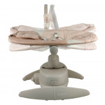 Η νέα ηλεκτρική κούνια Cozy της Bebe Stars σχεδιάστηκε με ιδιαίτερη προσοχή για την απόλυτη άνεση και ψυχαγωγία του μωρού σας!Είναι μια κομψή κούνια κατασκευασμένη από υλικά φιλικά προς το παιδί σας και το περιβάλλον.