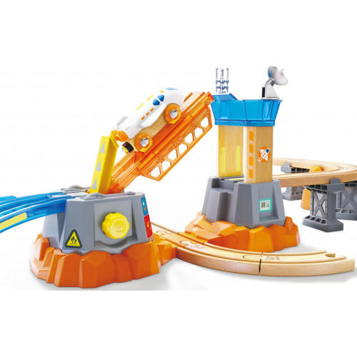 Hape Railway Ξύλινος Σιδηρόδρομος Αποστολή Στο Διάστημα (E3798)