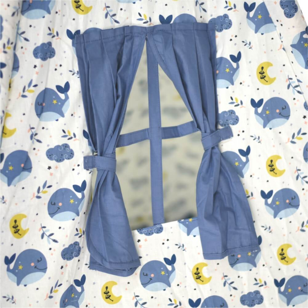 Η μεγαλύτερη παιδική σκηνή της αγοράς με ύψος 1,80cm είναι κατασκευασμένη από φυσικά υλικά για ατέλειωτες ώρες παιχνιδιού!Με την σκηνή-σπιτάκι τα παιδιά έχουν τον δικό τους χώρο για να δημιουργήσουν φανταστικές ιστορίες και να εξελίξουν τα παιχνίδια ρόλων!Θα γίνει η αγαπημένη τους γωνιά στο δωμάτιο 