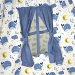 Η μεγαλύτερη παιδική σκηνή της αγοράς με ύψος 1,80cm είναι κατασκευασμένη από φυσικά υλικά για ατέλειωτες ώρες παιχνιδιού!Με την σκηνή-σπιτάκι τα παιδιά έχουν τον δικό τους χώρο για να δημιουργήσουν φανταστικές ιστορίες και να εξελίξουν τα παιχνίδια ρόλων!Θα γίνει η αγαπημένη τους γωνιά στο δωμάτιο 