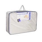 Απαλό βρεφικό στρώμα κατασκευασμένο από βαμβακερό υλικό υψηλής ποιότητας.