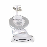 Η φωτογραφία δείχνει Η βρεφική κούνια La Scala είναι ένα πολυλειτουργικό προϊόν.