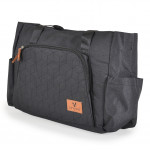 Πολυλειτουργική τσάντα μαμάς Keily Περιλαμβάνει:Η βασική θέση κλείνει με φερμουάρΜία μεγάλη τσέπη3 επιπλέον μικρές τσέπες για μπιμπερό2 επιπλέον μικρές τσέπεςΜεγάλη μπροστινή τσέπη που κλείνει με φερμουάρ.