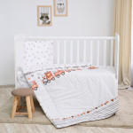 Βρεφικό σετ 4 τεμαχιών της εταιρείας Lorelli κατασκευασμένο απο 100% υποαλλεργικά και βαμβακερά υφάσματαΠεριλαμβάνει:Πάπλωμα: 97x145cmΜαξιλάρι: 35x43cm (100% Polyester)Μαξιλαροθήκη: 35x43cmΣεντόνι: 100x150cm (100% Βαμβάκι)