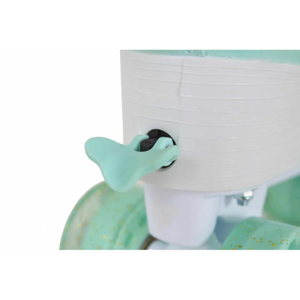 Η φωτογραφία δείχνει Ρυθμιζόμενα πατίνια-ρόλερ με γκλίτερ και διάφανους τροχούςΤροχοί PU 54*32 με γκλίτερΡουλεμάν άνθρακα ABEC-5.