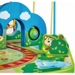 Η φωτογραφία δείχνει Hape Railway Ξύλινο Jungle Adventure Table (E3824A).