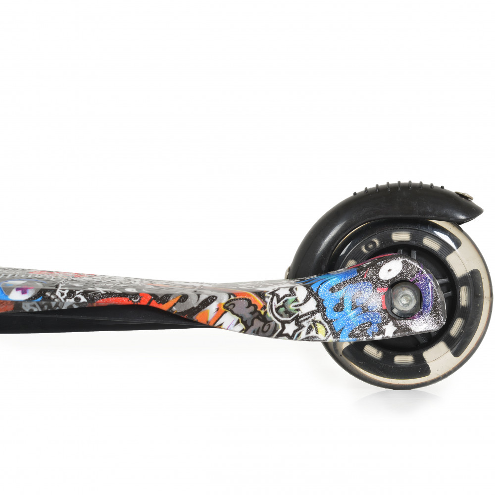 Παιδικό σκούτερ με στάμπα νερού PP κατάλληλο για παιδιά ηλικίας 3+ ετών και μέγιστο βάρος τα 40 κιλάΔεν είναι αναδιπλούμενοΤο παιχνίδι έχει σχεδιαστεί και κατασκευαστεί σύμφωνα με τις απαιτήσεις της Ευρωπαϊκής Οδηγίας για την Ασφάλεια Παιχνιδιών 2009/48/EC.