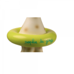 Παιχνίδι για πολλά πλατσουρίσματα στο μπάνιο!Από 6&nbsp;μηνώνΝα τη πάλι η Σόφι η καμηλοπάρδαλη, αυτή τη φορά επιπλέει και χοροπηδάει μέσα στο νερό!Πολύ διασκεδαστική όταν ζουλιέται, εκτινάσσει νερό.