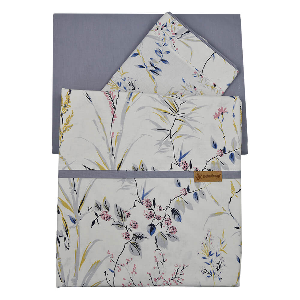 Η φωτογραφία δείχνει Σετ Σεντόνια 3 τεμαχίων:Πανωσέντονο, κατωσέντονο και μαξιλαροθήκη100% υψηλής ποιότητας βαμβακερό ύφασμα,Προσαρμόζεται σε κούνια/κρεβατάκι, κρεβατάκι προεφηβικό και κούνια/καναπέ,Απαλό, αγκαλιάζει τρυφερά το μωρό,Αντοχή στις πολλές πλύσεις.