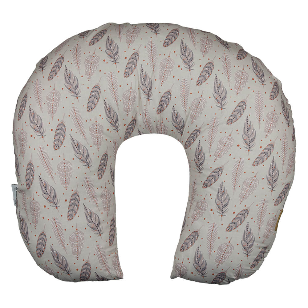 Η φωτογραφία δείχνει Το μαξιλάρι θηλασμού της Bebe Stars με εργονομικό σχεδιασμό είναι η ιδανική υποστήριξη για τη μητέρα και το μωρό κατά το θηλασμό.