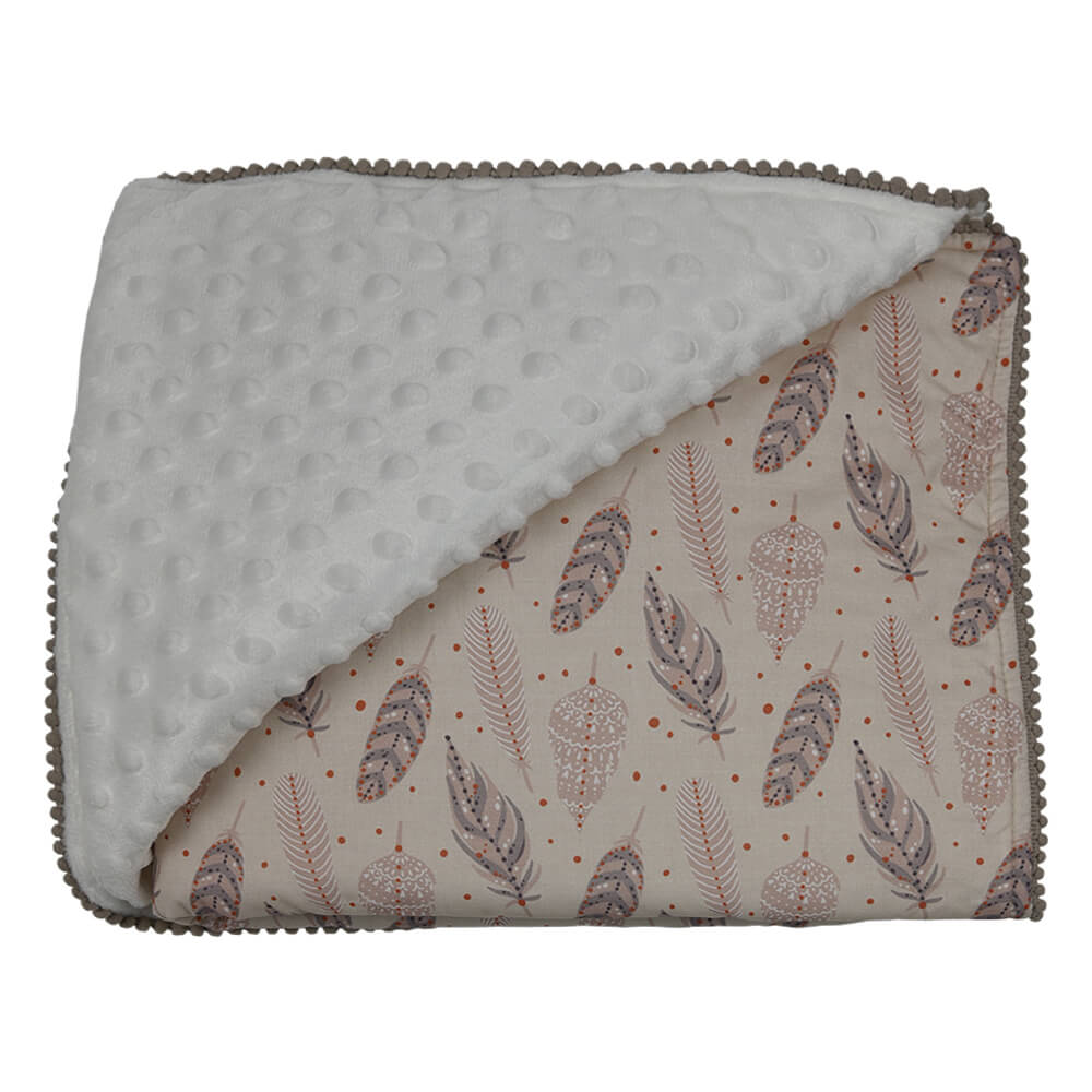 Η φωτογραφία δείχνει Κουβέρτα minky μαλακή, ιδανική για να αγκαλιάσει το μωρό σας.