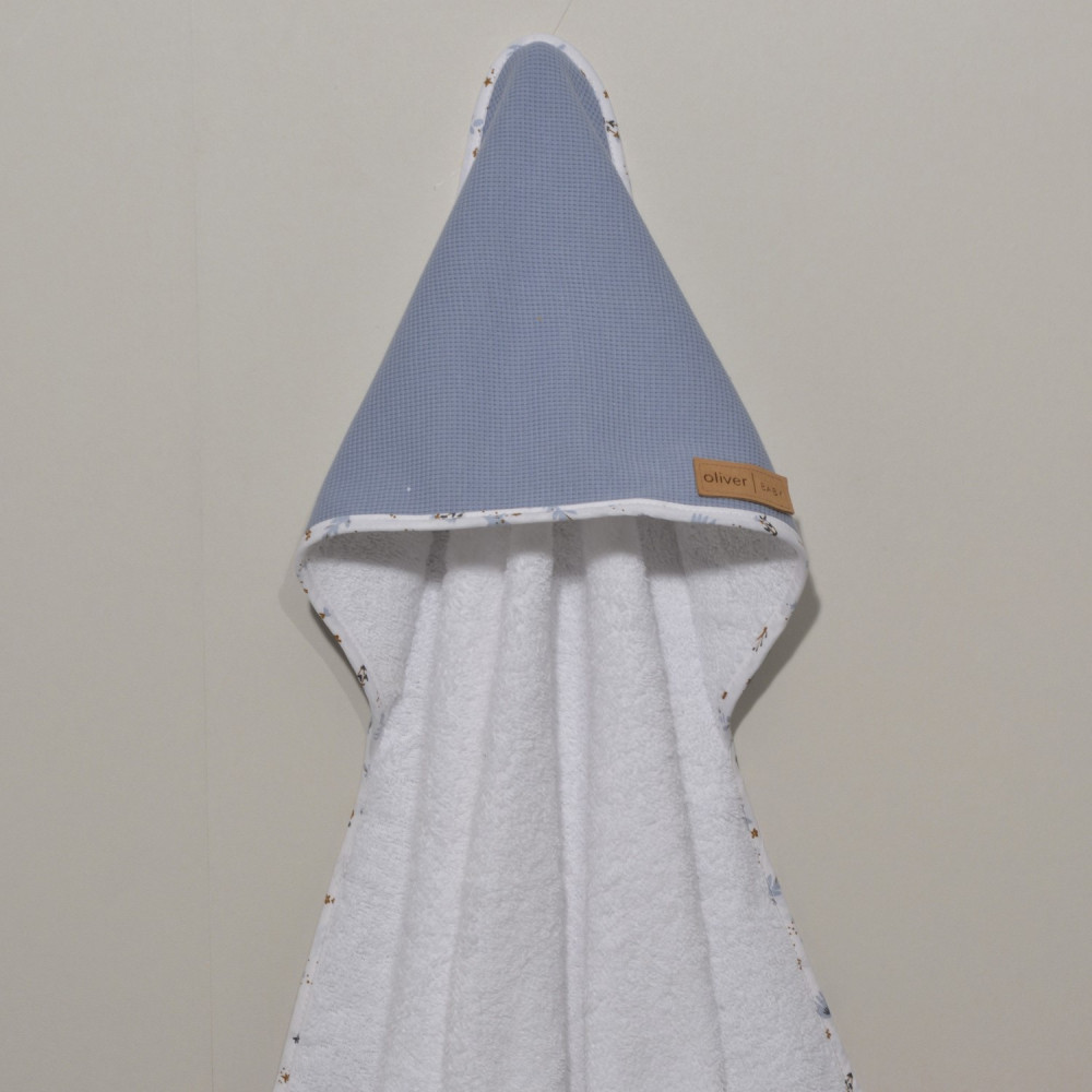 Η φωτογραφία δείχνει BABY OLIVER DES.