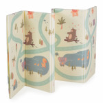 Προσφέρετε στο παιδί σας έναν άνετο και ασφαλή χώρο παιχνιδιού με το πτυσσόμενο χαλάκι παιχνιδιού XPE XXL Forest Angels της Moni Toys, κατασκευασμένο από αφρό XPE υψηλής ποιότητας.