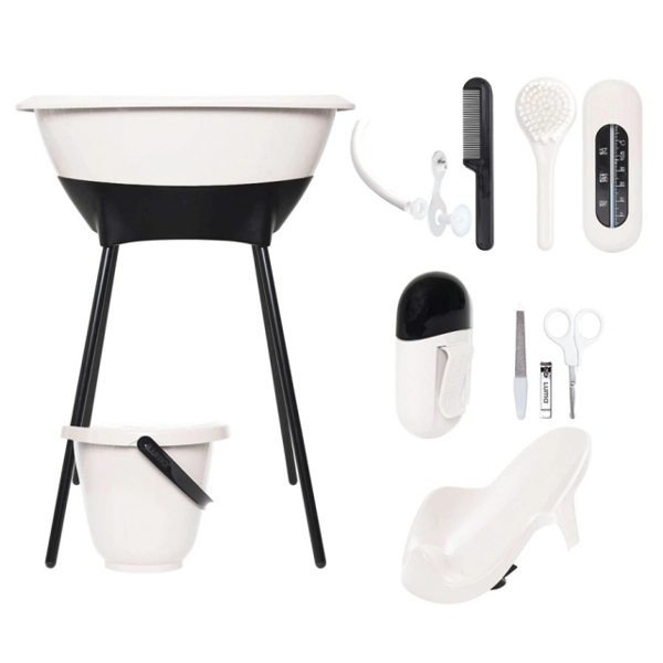 ΠεριγραφήΣε αυτό το σετ μπάνιου & περιποίησης Luma θα βρείτε όλα όσα χρειάζεστε για να φροντίσετε το νεογέννητο μωρό σας.