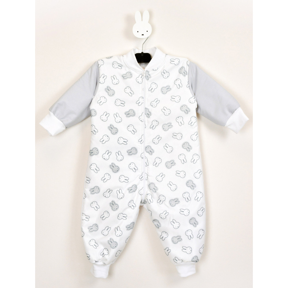 ΥΠΝΟΣΑΚΟΣ ΜΕ ΠΟΔΙΑ ΤΗΣ ΕΤΑΙΡΕΙΑΣ MIFFYΤο εξωτερικό ύφασμα είναι 100% βαμβάκιΕσωτερικά έχει γέμιση 100% polyesterΟ δείκτης θερμότητάς του είναι 2,5 Tog που το καθιστά ιδανικό για χρήση τους χειμωνιάτικους μήνεςΤο μήκος της υπνόφορμας μετριέται από τον ώμο έως τον αστράγαλοΔιαστάσεις:&nbsp;Νο2, 80cm