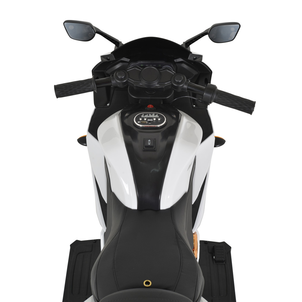 Η φωτογραφία δείχνει Ηλεκτροκίνητη μηχανή της εταιρείας Cangaroo.