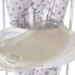 Η φωτογραφία δείχνει Καρέκλα φαγητού COCOMERO της εταιρείας Moni TradeΔιαθέτει 5 ρυθμίσεις ύψους και 3 θέσεις ανάκλισης για την πλάτη, εξασφαλίζοντας άνεση κατά τη διάρκεια του γεύματος.