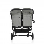 Η φωτογραφία δείχνει Το δίδυμο καροτσάκι μωρού είναι κατάλληλο για παιδιά από τη γέννηση έως περίπου 36 μηνών, με μέγιστο βάρος 15 κιλά άνα κάθισμα.