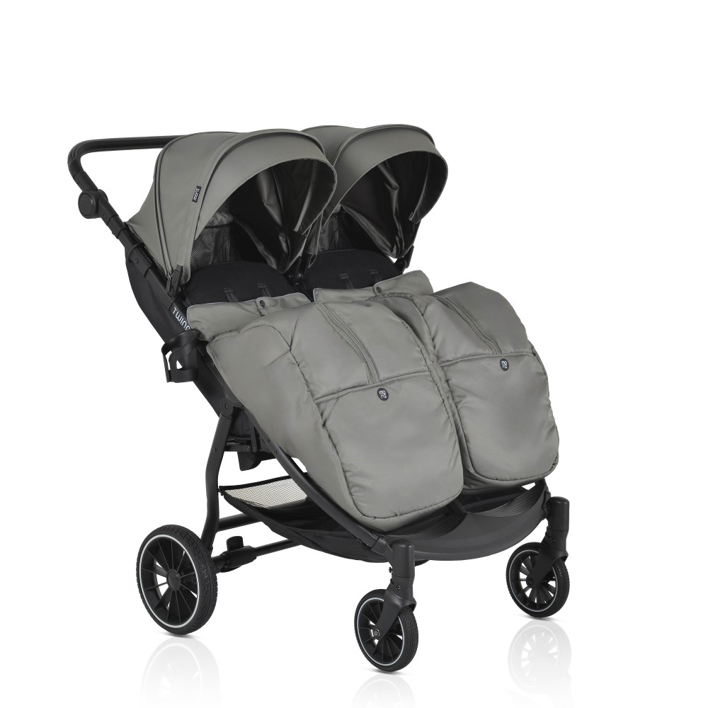 Η φωτογραφία δείχνει Το δίδυμο καροτσάκι μωρού είναι κατάλληλο για παιδιά από τη γέννηση έως περίπου 36 μηνών, με μέγιστο βάρος 15 κιλά άνα κάθισμα.