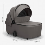 Η φωτογραφία δείχνει Παρουσιάζουμε το καρότσι MODENA, ένα ολοκληρωμένο σύστημα ταξιδιού 3 σε 1 που έχει σχεδιαστεί για να μεγαλώνει μαζί με το παιδί σας από τη γέννηση έως και 22 κιλά.