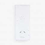 Η φωτογραφία δείχνει Διατηρήστε το μωρό σας καθαρό και άνετο κατά την αλλαγή της πάνας με την πτυσσόμενη αλλξιέρα από PVC HEDGE-HUGS 50x80 cmΑδιάβροχο προιόν και εύκολο στον καθαρισμό– Κατασκευασμένο από ανθεκτικό υλικό PVC, αυτό το μαξιλαράκι αλλαγής παρέχει μια αδιάβροχη επιφάνεια που καθαρίζεται 