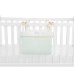 Η φωτογραφία δείχνει ΠεριγραφήΚρατήστε τα απαραίτητα για το μωρό σας οργανωμένα και σε κοντινή απόσταση με το Καλάθι για πάνες με κορδόνια.