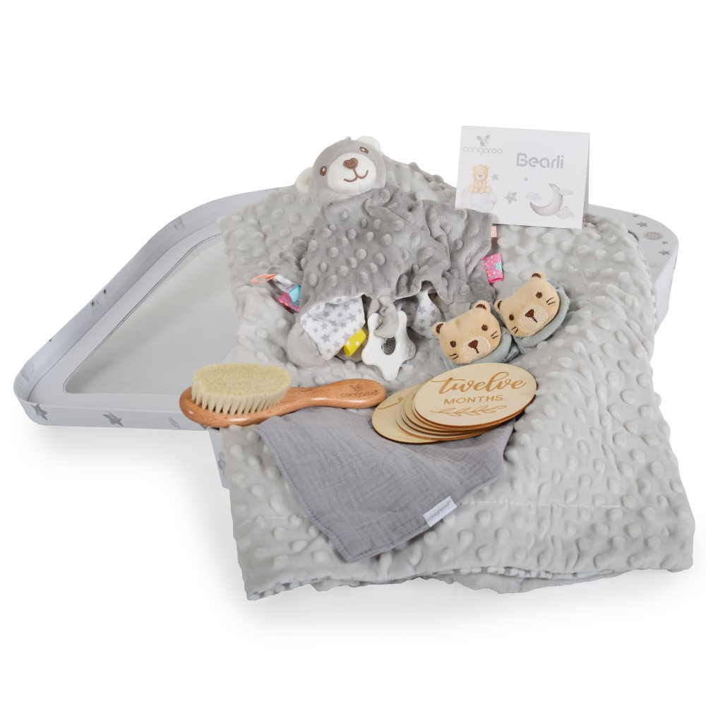 Η φωτογραφία δείχνει Σετ Δώρου Bearli 6 σε 1 από την Cangaroo – Η τέλεια επιλογή για ένα νεογέννητο.