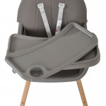 Η φωτογραφία δείχνει Το Biscotti by Moni είναι κάτι περισσότερο από ένα απλό καρεκλάκι φαγητού – είναι ένας έμπιστος σύντροφος στο ταξίδι του παιδιού σας προς την ανεξαρτησία.