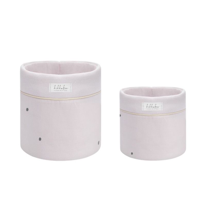 Οργανώστε τα απαραίτητα του μωρού σας με το σετ καλαθιών για το βρεφικό σας δωμάτιο το οποίο έχει σχεδιαστεί προσεκτικά για να διατηρεί το παιδικό σας δωμάτιο τακτοποιημένο και κομψό.