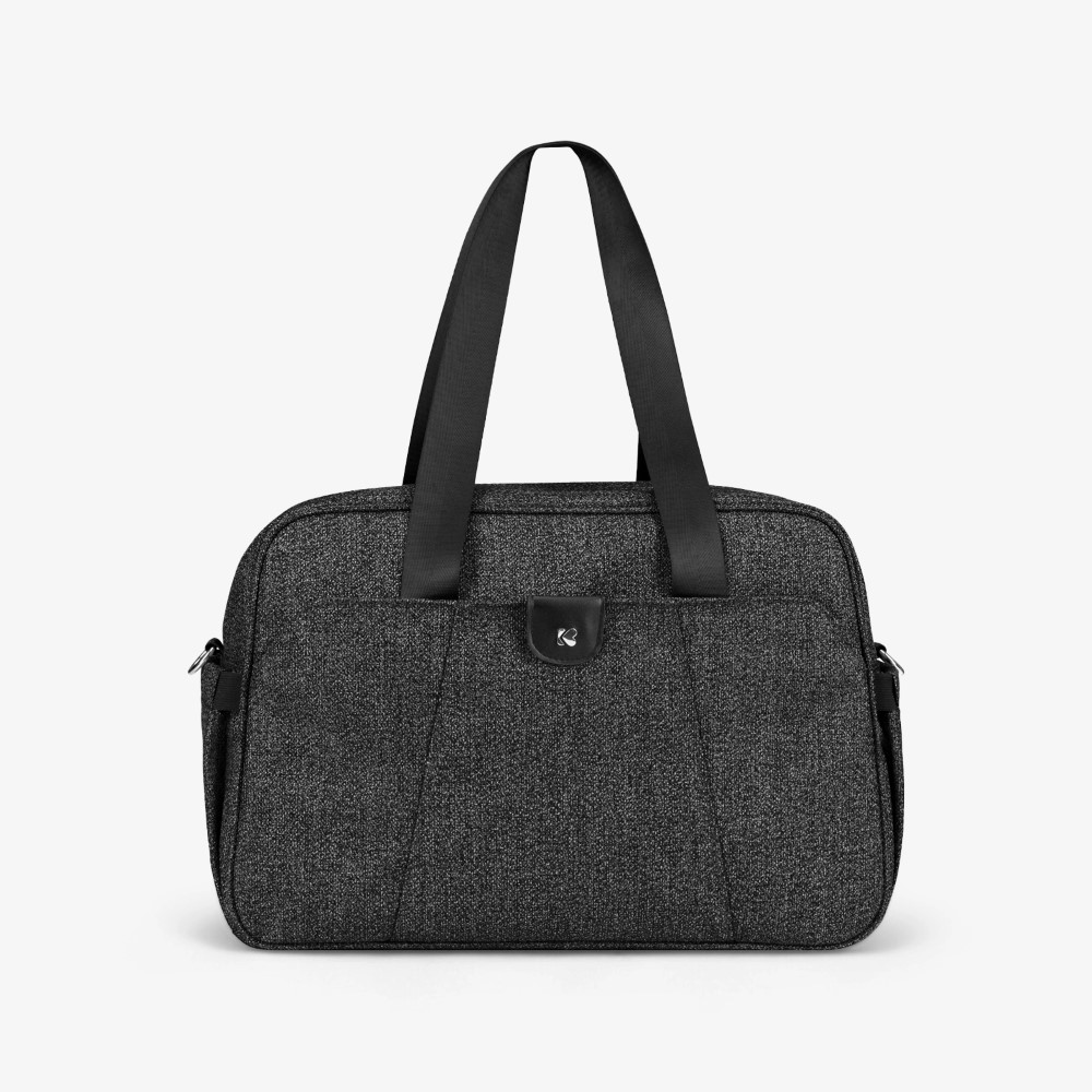 Η φωτογραφία δείχνει Η CHELSEA είναι μια κομψή και ευρύχωρη τσάντα μαμάς σχεδιασμένη για σύγχρονους γονείς που αναζητούν λειτουργικότητα και κομψότητα.