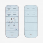 Η φωτογραφία δείχνει Αναβαθμίστε την άνεση του καροτσιού σας με την επένδυση καροτσιού BUTTERFLY DANCE! Σχεδιασμένο για επιπλέον απαλότητα και υποστήριξη, αυτή η κομψή και αναστρέψιμη επένδυση βελτιώνει τη βόλτα του μωρού σας προσθέτοντας μια νότα προσωπικότητας.