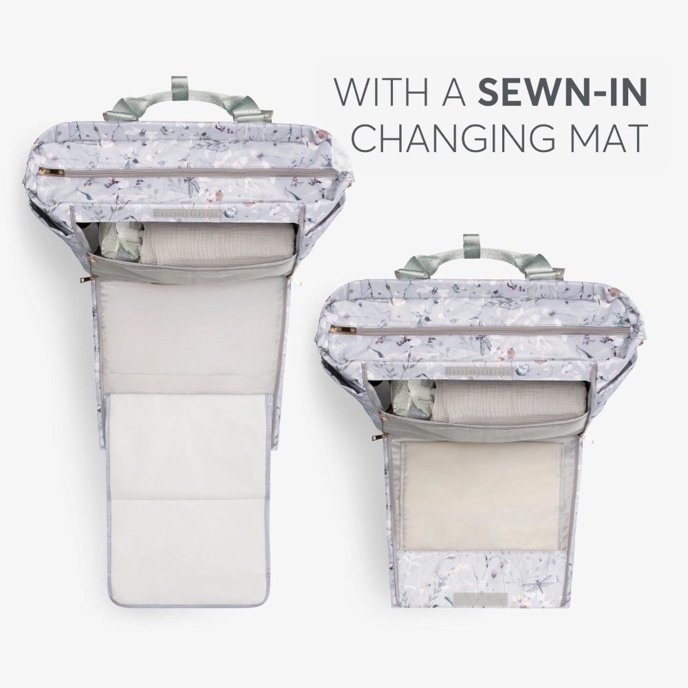 Η φωτογραφία δείχνει Μείνετε κομψοί και οργανωμένοι σε κάθε σας έξοδο με τη μαμά τσάντα FLORENCE!&nbsp; Σχεδιασμένη για σύγχρονους γονείς, αυτή η πολυτελής τσάντα συνδυάζει τη λειτουργικότητα με ένα πολύχρωμο ντιζάιν στάμπα, διασφαλίζοντας ότι όλα τα απαραίτητα για το μωρό είναι οργανωμένα και προσι