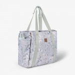 Η φωτογραφία δείχνει Μείνετε κομψοί και οργανωμένοι σε κάθε σας έξοδο με τη μαμά τσάντα FLORENCE!&nbsp; Σχεδιασμένη για σύγχρονους γονείς, αυτή η πολυτελής τσάντα συνδυάζει τη λειτουργικότητα με ένα πολύχρωμο ντιζάιν στάμπα, διασφαλίζοντας ότι όλα τα απαραίτητα για το μωρό είναι οργανωμένα και προσι