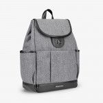 Η φωτογραφία δείχνει Ζήστε την κομψότητα και την πρακτικότητα με την τσάντα MORICE Mama! Σχεδιασμένη για σύγχρονους γονείς, αυτή η πολυτελής τσάντα συνδυάζει το εκλεπτυσμένο στυλ με την έξυπνη λειτουργικότητα, διασφαλίζοντας ότι όλα τα απαραίτητα για το μωρό είναι πάντα προσιτά.